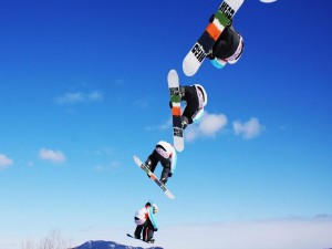 Volando con una tabla de snowboard