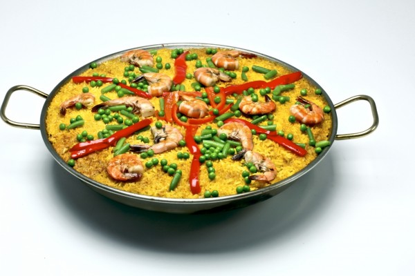 Paella con langostinos y verduras