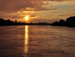 Puesta de sol sobre el río Danubio