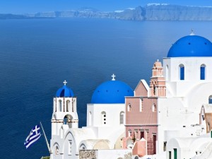 Postal: Bóvedas azules en la isla de Santorini, Grecia