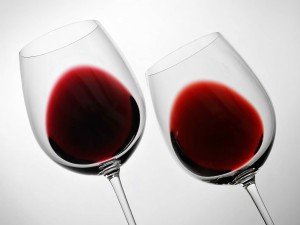 Postal: Dos copas de vino tinto
