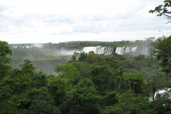 Las cataratas del Iguazú vistas desde el lado argentino