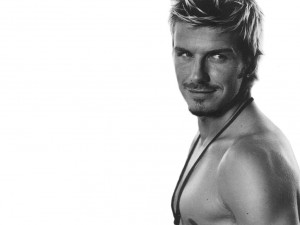 David Beckham sin camiseta