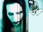 Marilyn Manson con un cervatillo