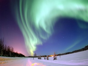 Postal: Aurora Boreal sobre el Lago Bear (Alaska, Estados Unidos)