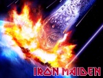 La cabeza de Eddie como un meteorito (Iron Maiden)