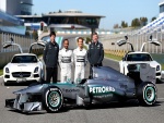 Escudería Mercedes GP (2013), con los pilotos Lewis Hamilton y Nico Rosberg
