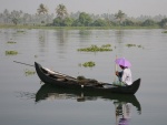 Embarcación de pesca tradicional en Kerala, India