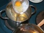 Cocinando un huevo poché con champán