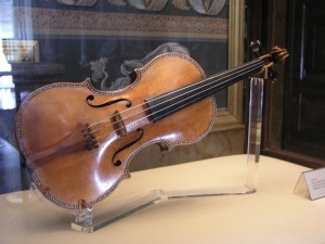Postal: El Stradivarius Español II, de la colección del Palacio Real de Madrid
