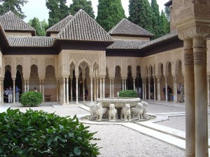 Postal: Patio de los Leones, en la Alhambra de Granada (España)