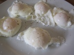 Huevos escalfados con pimienta