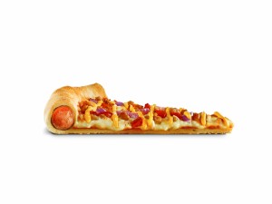 Postal: Porción de pizza con el borde relleno de salchicha