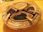 Bonito recipiente de madera para distintos tipos de té