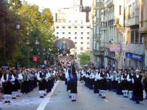 Postal: Banda de Gaitas (Ciudad de Oviedo)