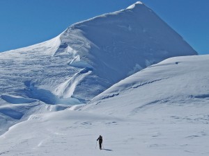 Cima de la segunda montaña más alta de Groenlandia