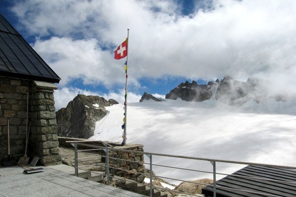 Cabaña en el glaciar Trient (Suiza)