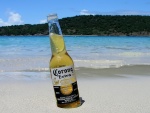 Una cerveza Coronita en la playa