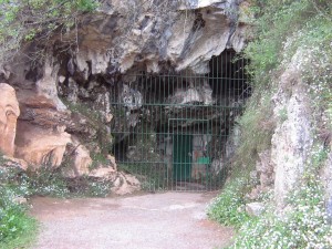 Cueva de las Monedas (Cantabria)
