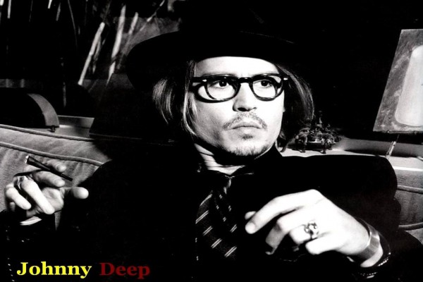 Johnny Depp fumando