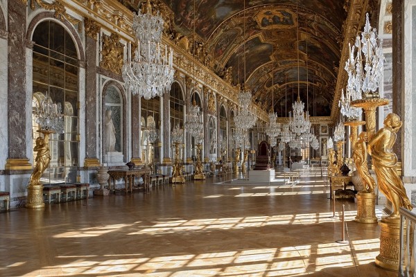 La Galería de los Espejos del Palacio de Versalles (Francia)