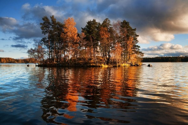 El lago Vuoksa, en el istmo de Carelia, que separa Rusia y Finlandia