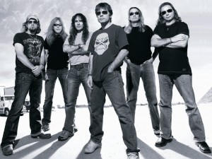 Postal: Iron Maiden en la carretera