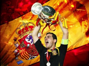 Postal: Iker Casillas con la copa