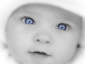 Postal: Bebé con ojos azules