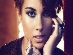 Alicia Keys con anillos