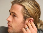 Chris Hemsworth con anillo