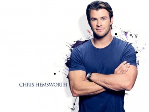 Postal: Chris Hemsworth, feliz