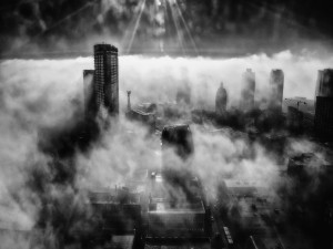Postal: Niebla en la ciudad