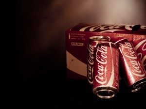 Postal: Latas de Coca-Cola