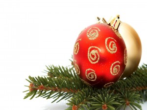 Postal: Bola roja y dorada para Navidad
