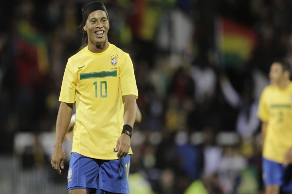 Ronaldinho con la "canarinha"