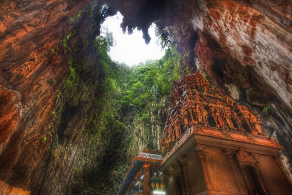 Templo en Cuevas de Batu, un santuario hindú en Malasia