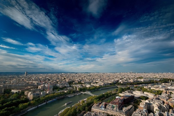 Vista del río Sena y la ciudad de París