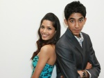 Dev Patel con Freida Pinto (Slumdog Millionaire)