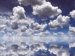 El reflejo de las nubes