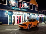 Ford Mustang, en la puerta de un seafood bar