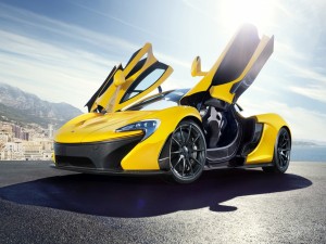Postal: McLaren P1, amarillo