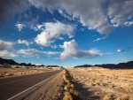 Carretera a través del desierto