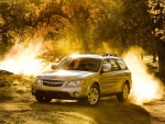 Subaru Outback, iluminado por el sol