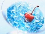 Cereza con hielo azul
