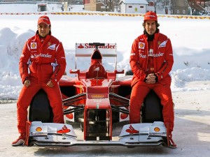 Postal: Fernando Alonso y Felipe Massa, equipo Ferrari