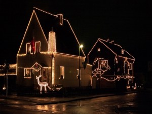 Casas con luces de Navidad
