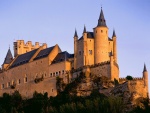 El sol ilumina el Alcázar de Segovia