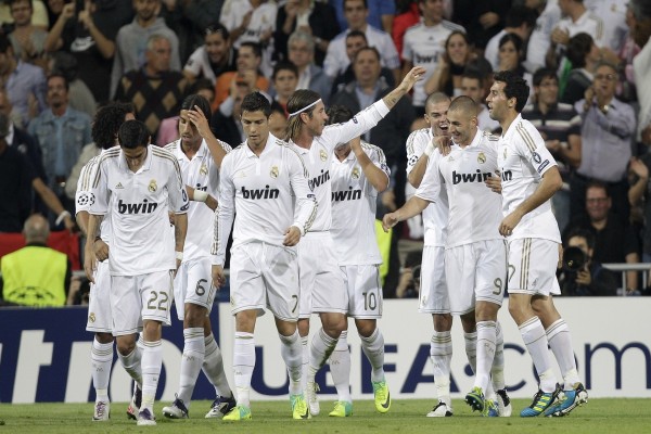 Jugadores del Real Madrid celebrando el gol