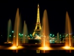 Fuentes de agua iluminadas en París
